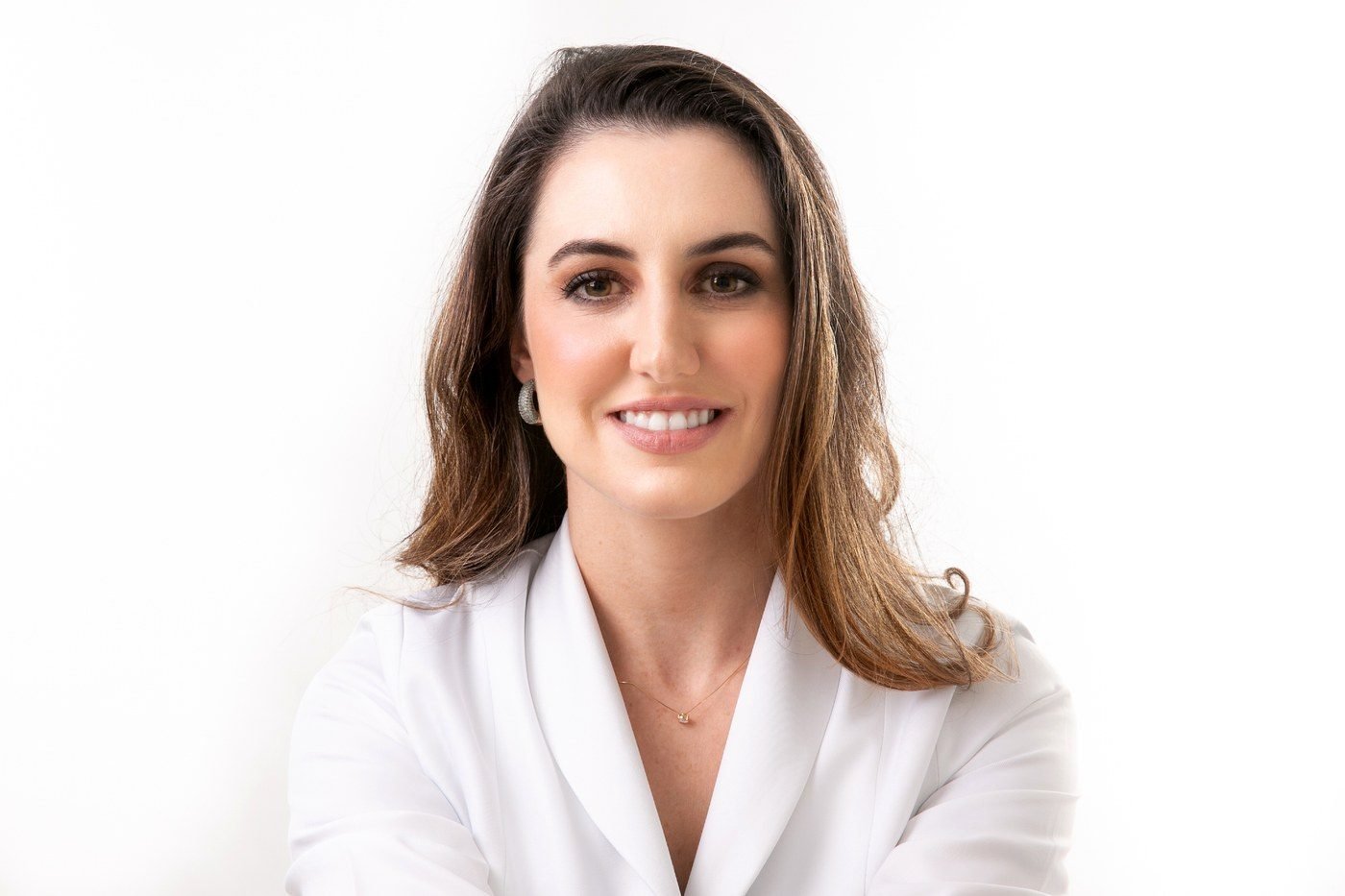 Dra. Larissa Gomes